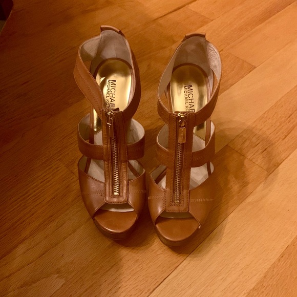 Michael Kors Sandals - Picture 1 of 4